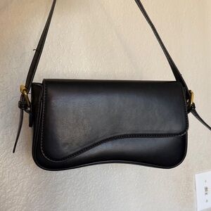 Elegant Black Leather Shoulder Bag
